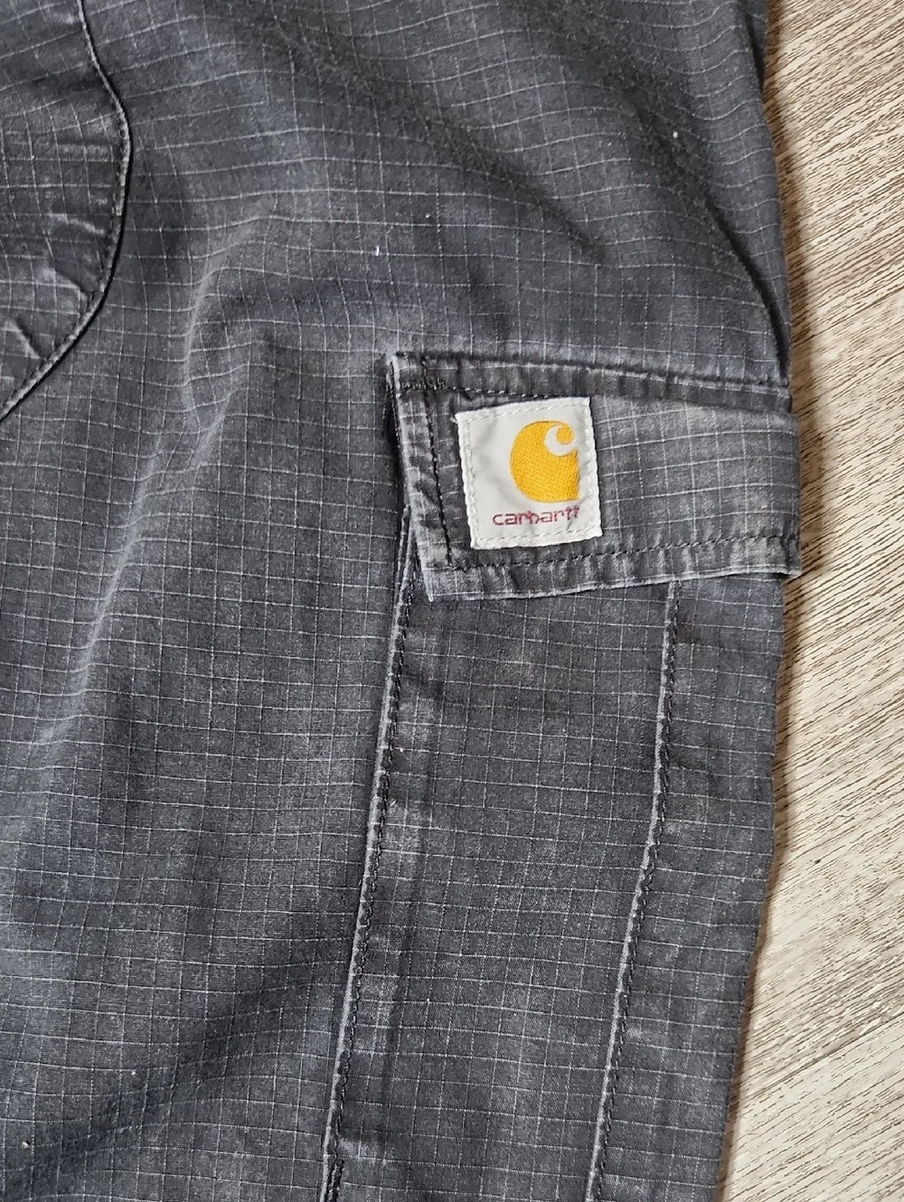 Vintage Faded Carhartt WIP Men's Ripstop Cargo Pants with Utility Pockets - Picture 9 of 10